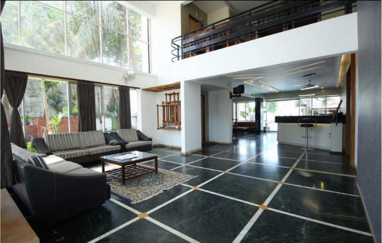 סוראט Hotel Executive מראה חיצוני תמונה