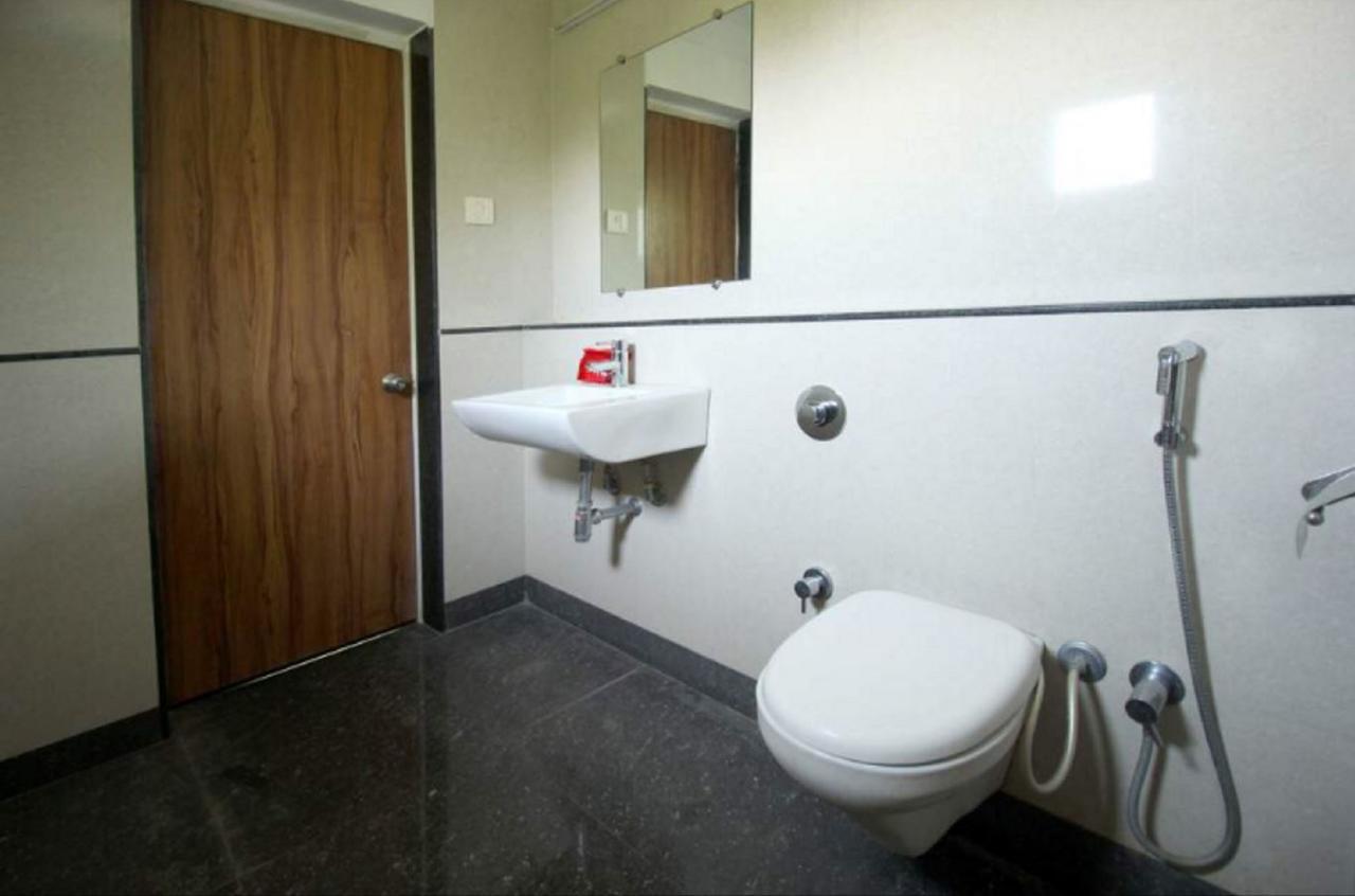 סוראט Hotel Executive מראה חיצוני תמונה