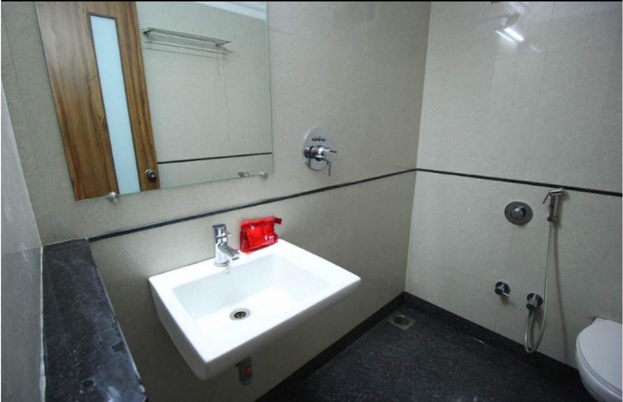 סוראט Hotel Executive מראה חיצוני תמונה