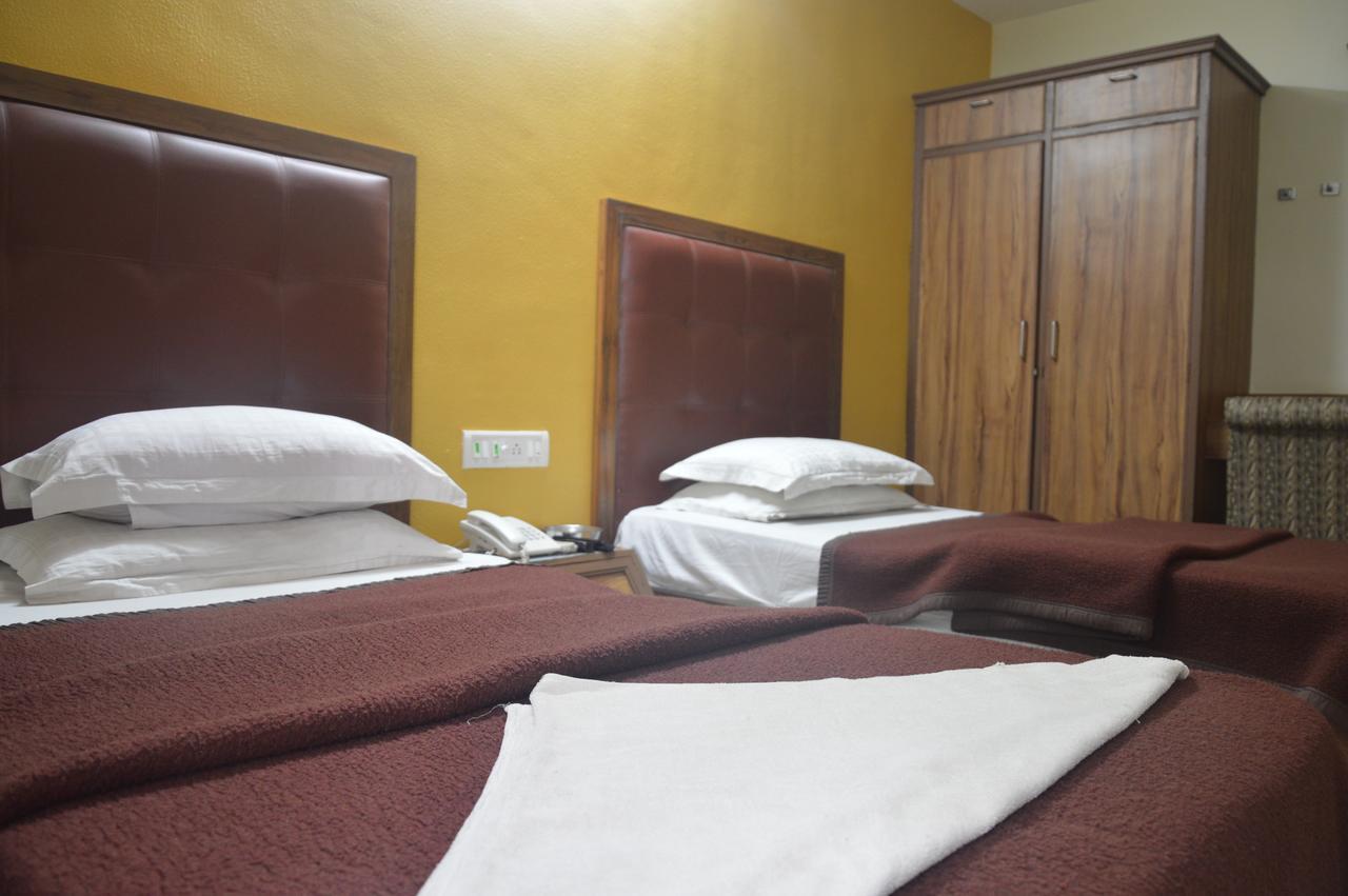 סוראט Hotel Executive מראה חיצוני תמונה